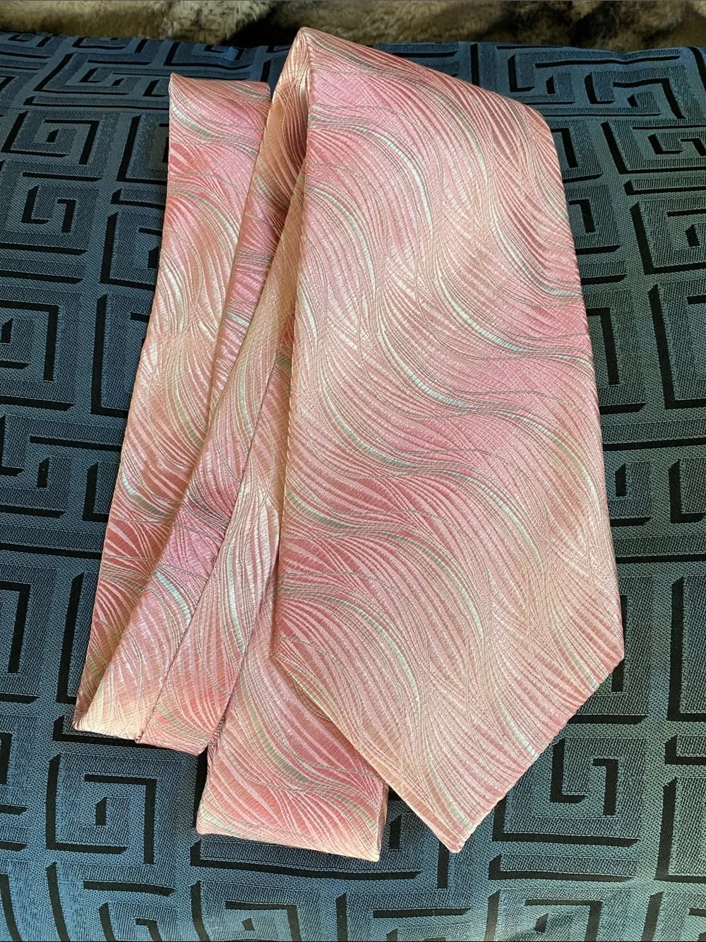 💯 Silk Hand Made in Italy 🇮🇹 Luxurious Pink Silver Texture Shimmer Tie Rare
